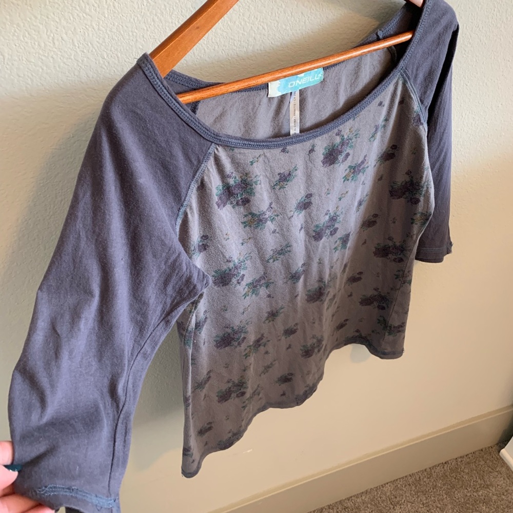 Summer shirt. Lose fitting. Never been worn.